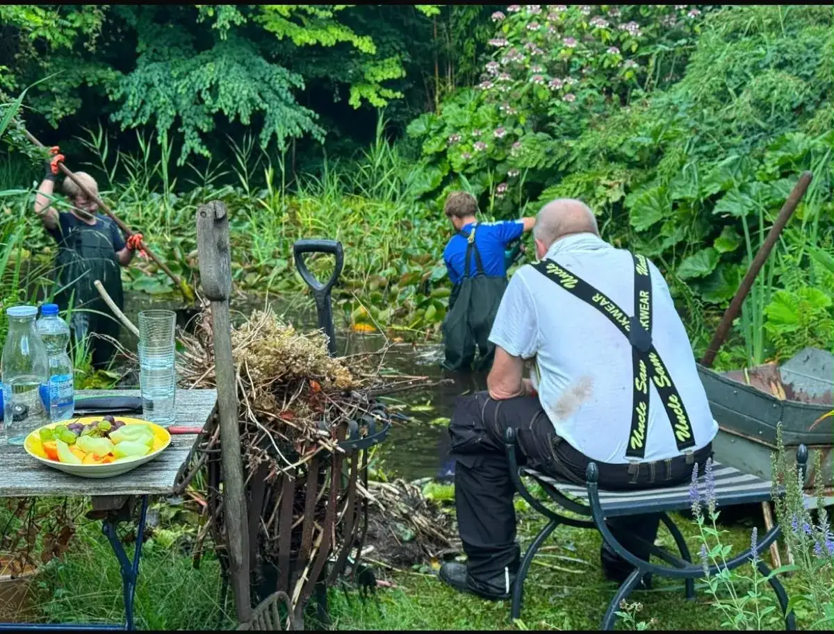 Das Team von Gartenservice Brandt bei der Arbeit